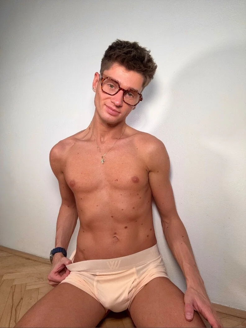 David Six🩷 OnlyFans leaks