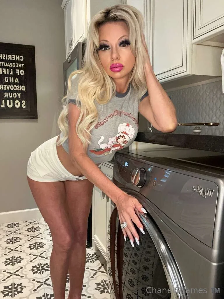 Chanel St. James photo #6